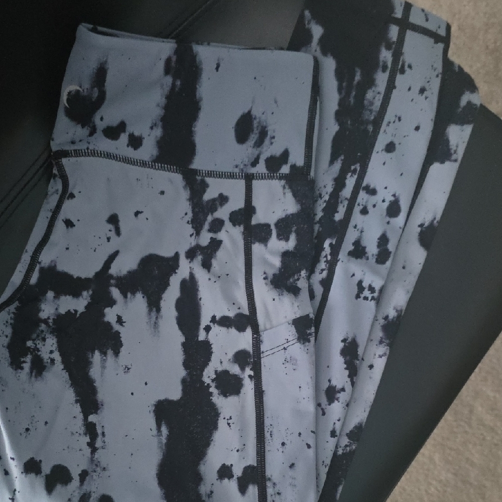 ZYIA Black and Gray Patterned Leggings